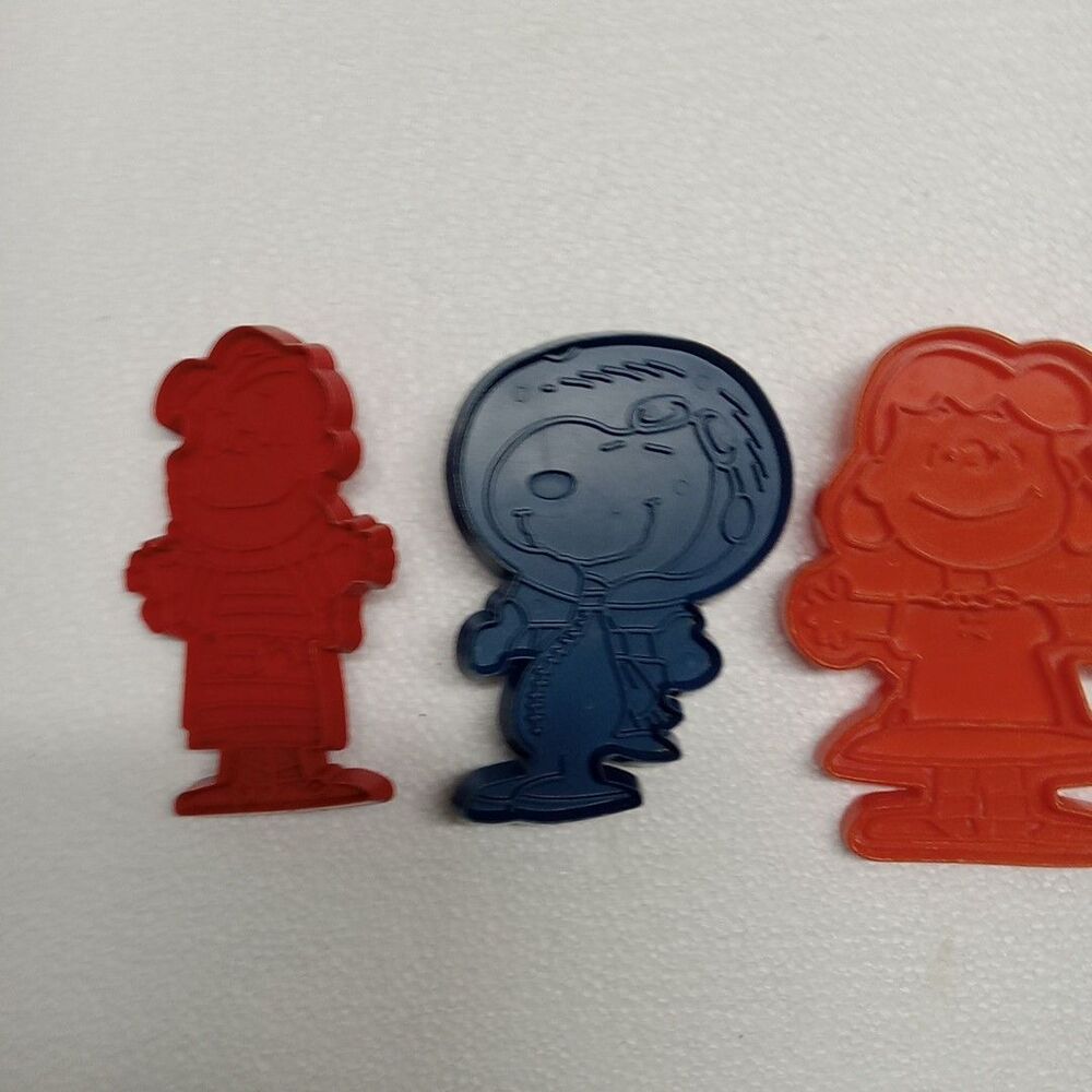 Vintage United Feature Syndicate Peanuts Charlie Brown Christmas Cookie Cutters